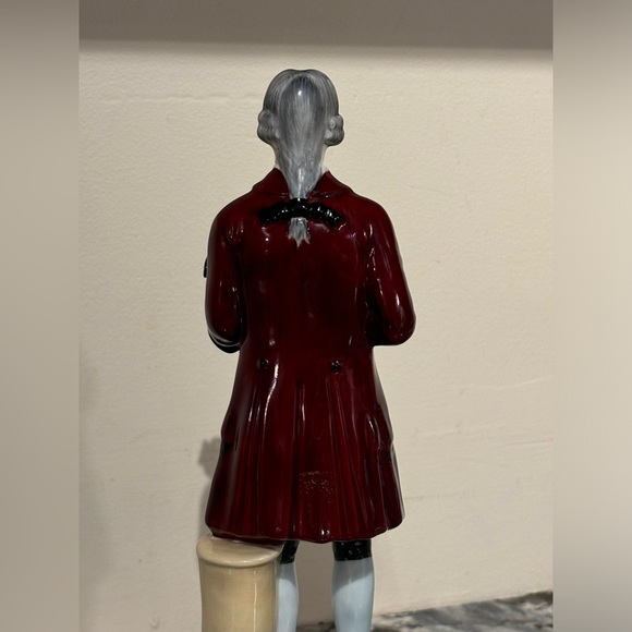 *Signed* Limited Edition J. Wedgwood Figurine! *RARE* - Picture 7 of 15